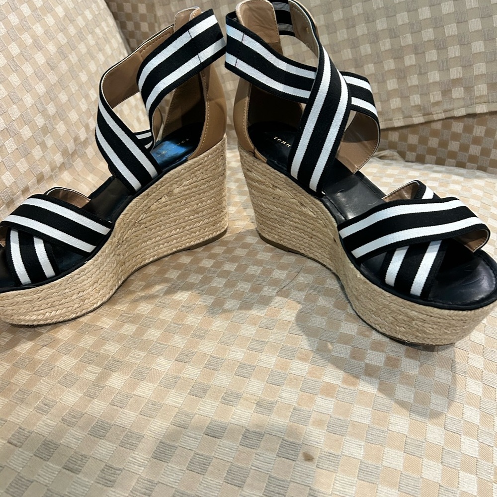 Tommy Hilfiger wedges size 8. Excellent condition